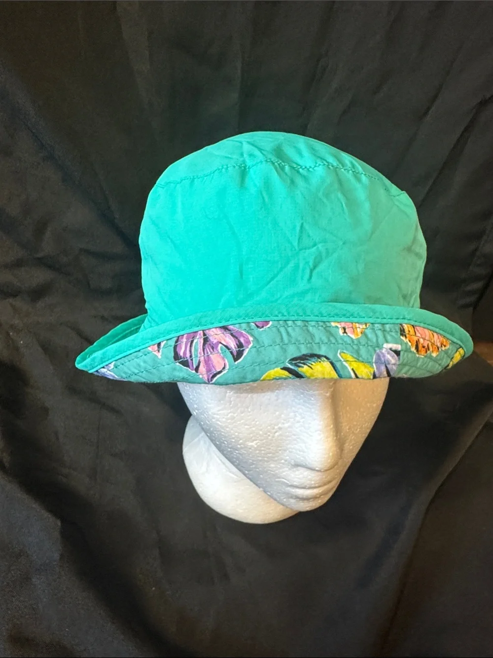Reverse cute bucket